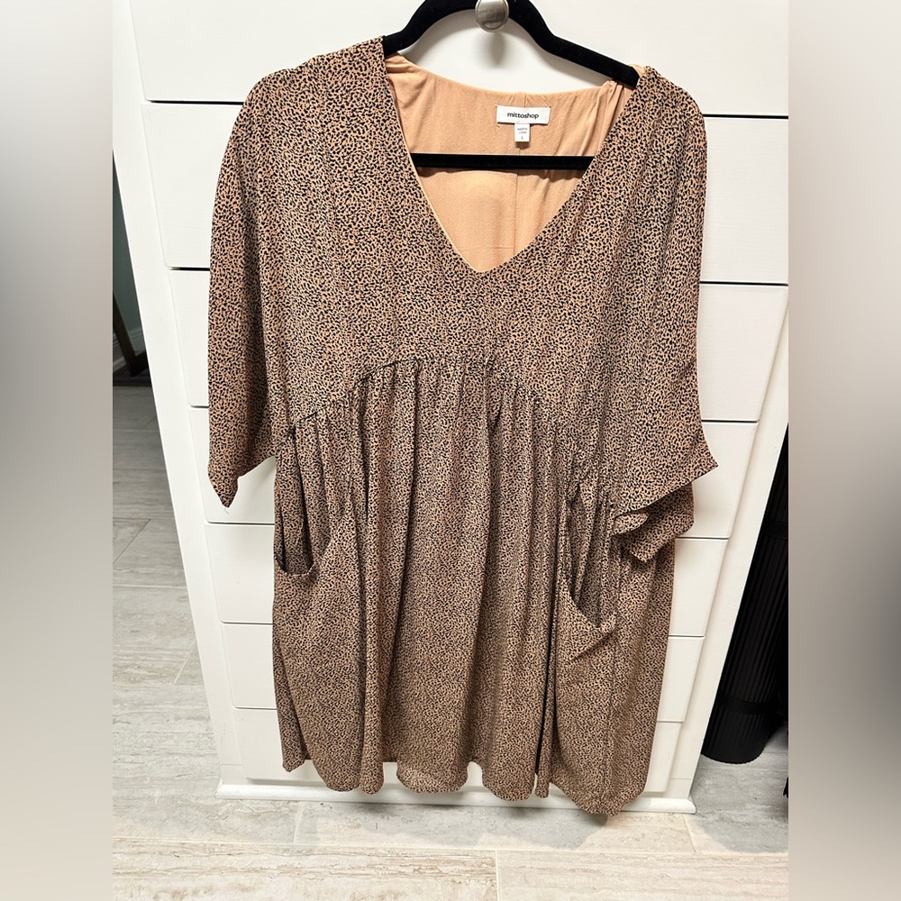 Boutique V-Neck Animal Print Tunic Mini dress